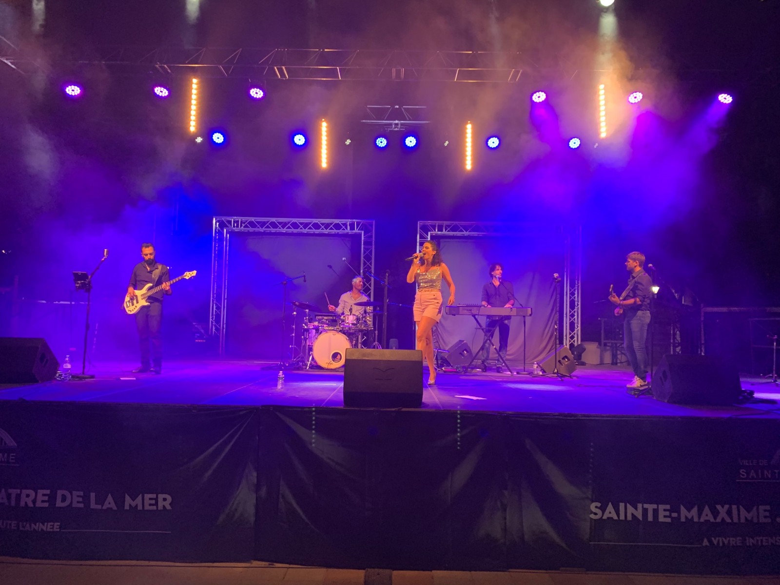 Chanteuse pour un mariage en semaine à Marseille 13 dans les Bouches-du-Rhône