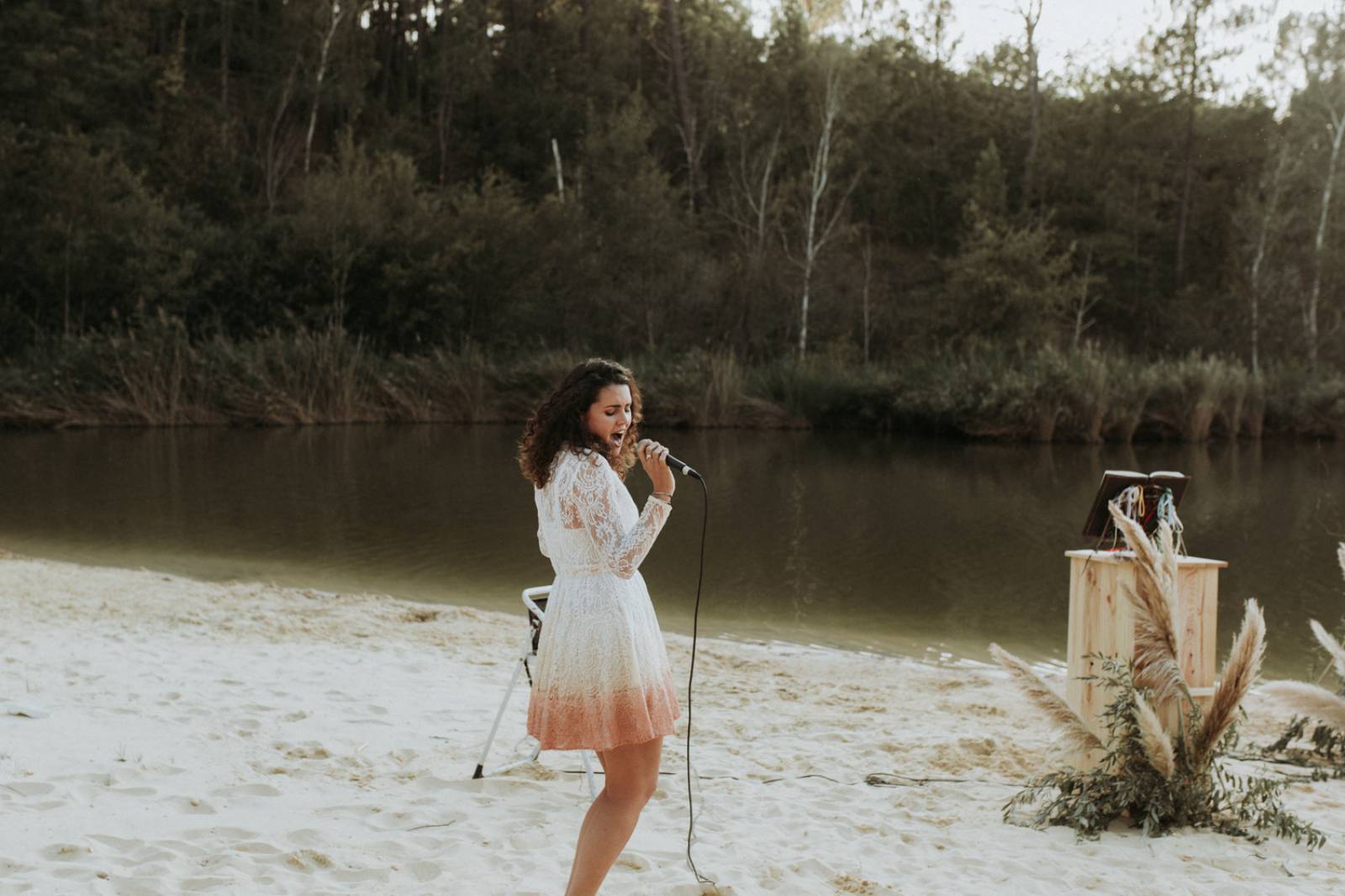Devis pour réservation de groupe de musique pour animer un cocktail d'entreprise Marseille 13 dans les Bouches-du-Rhône