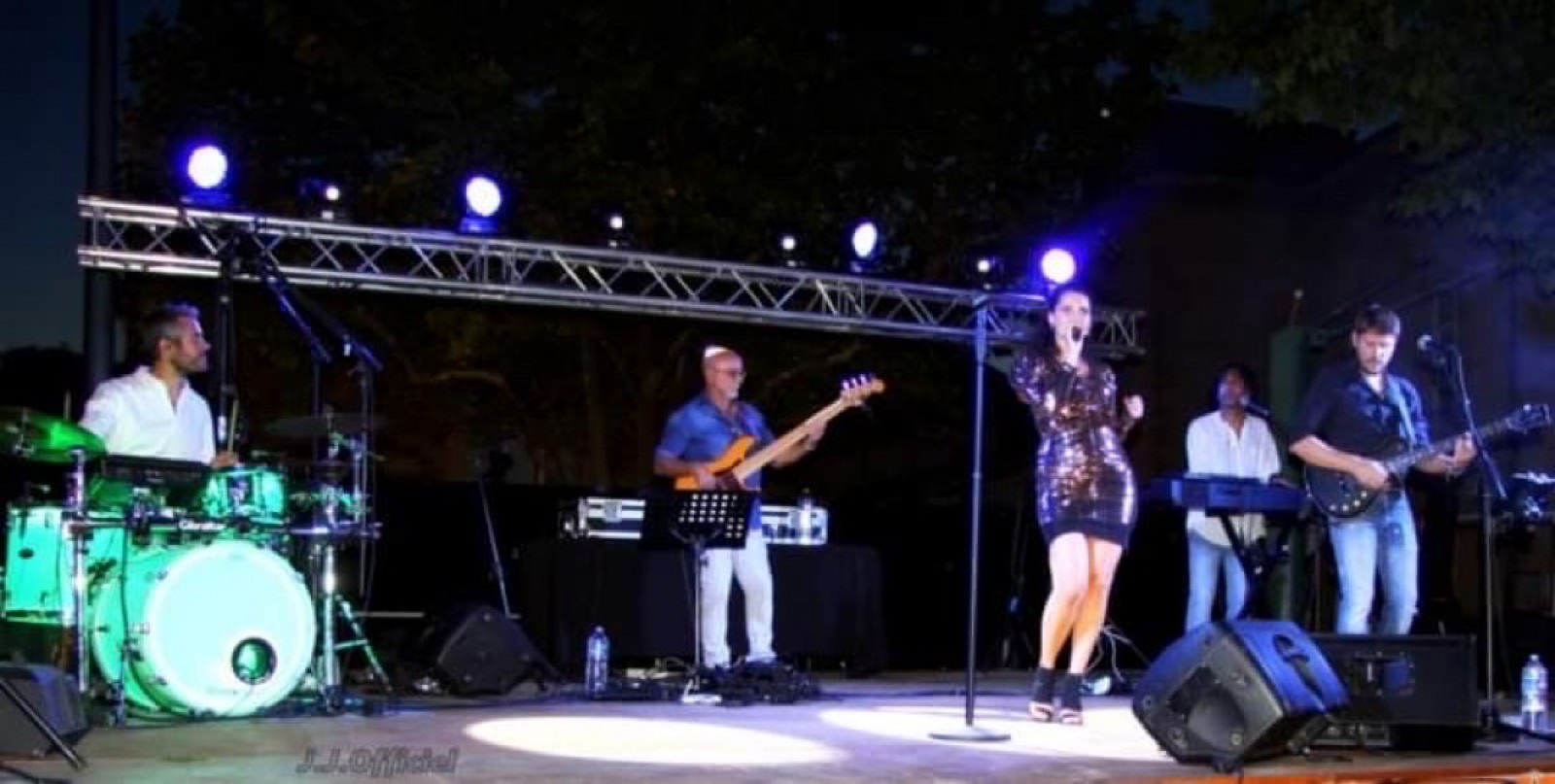 Où trouver une chanteuse pour une barmitzva vers Toulon 83 dans le Var