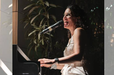 Chanteuse pour animer une cérémonie à Toulon 83 dans le Var