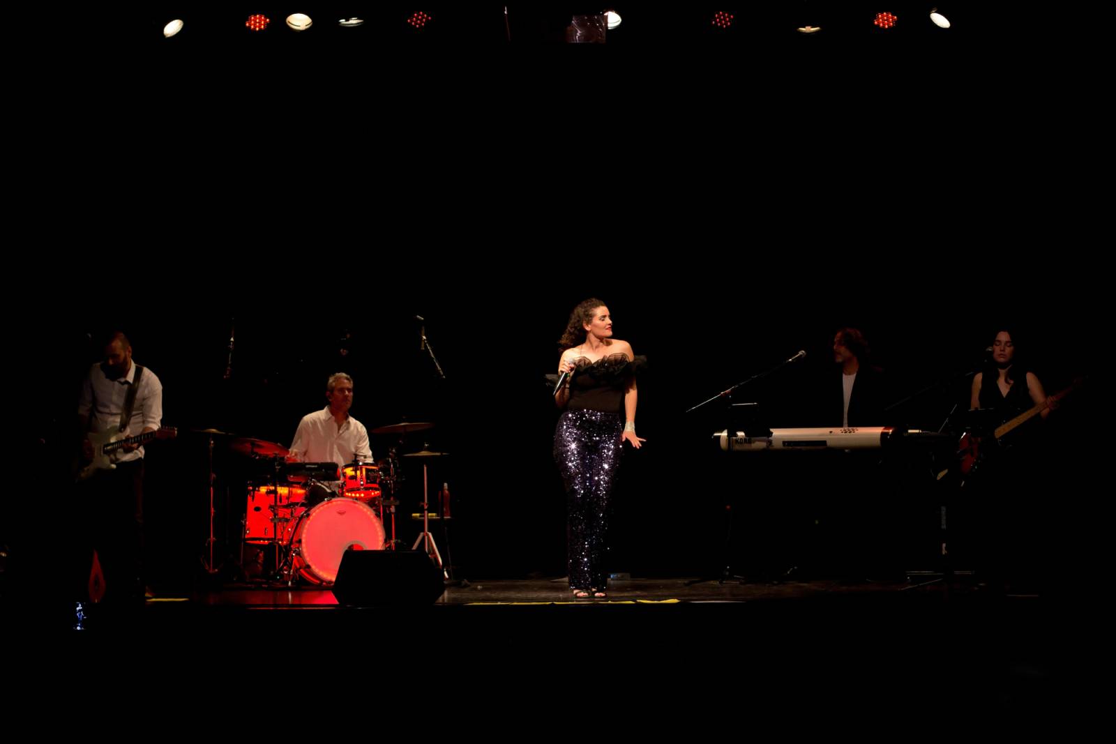 Julie Jourdan chanteuse pour événements à Aix-en-Provence dans les Bouches-du-Rhône