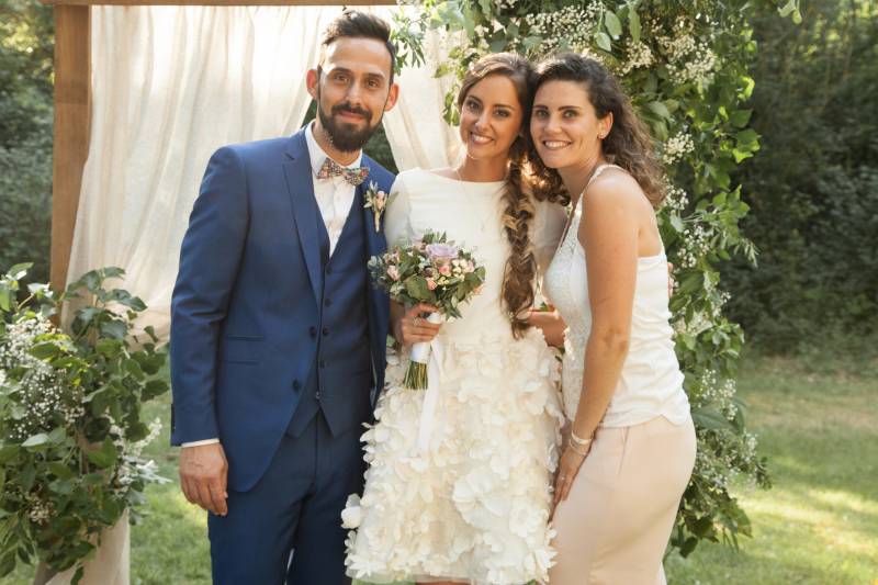 Mariage avec Cérémonie laïque au domaine de la chapelle Saint Bacchi à Jouques près d'Aix en Provence