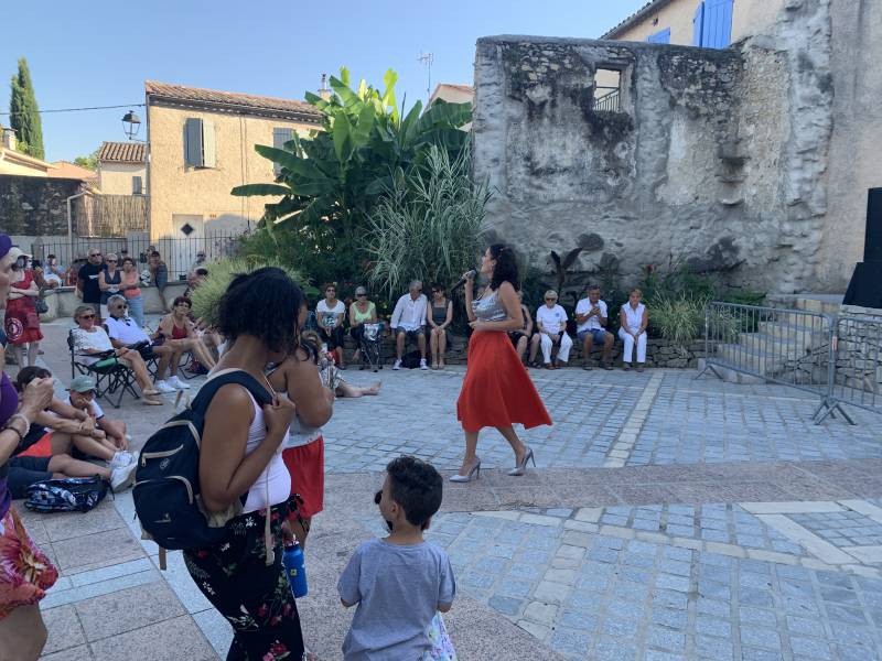 chanteuse pour festivités manosque