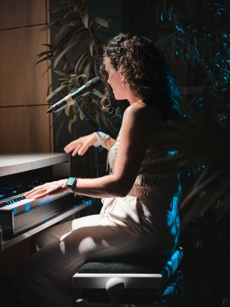 pianiste chanteuse pour hotel marseille