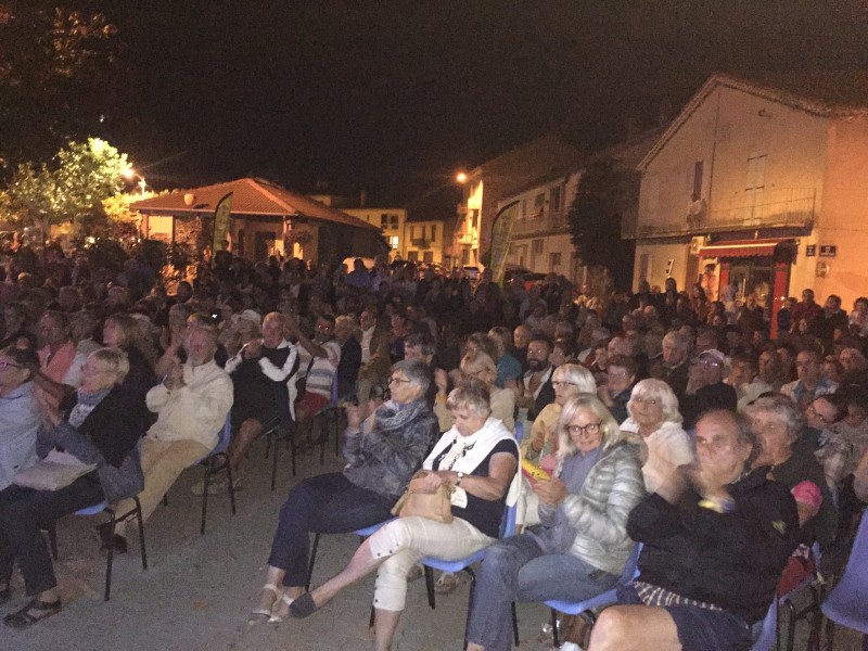 Concert avec chanteuse et musiciens dans le 04