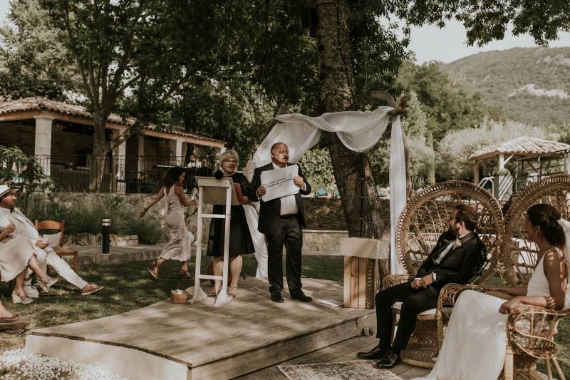 cherche officiante chanteuse pour mariage dans le 13