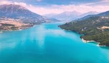 VIllage de Vacances en France CHORGES HAUTES - ALPES / LAC DE SERRE-PONÇON L'ami Soleil